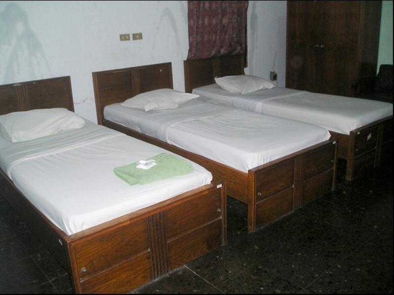 โฮเต็ล เปอร์มาตา ฮิเจา ซูกาบูมิ Hotel ซูกาบูมี ภายนอก รูปภาพ